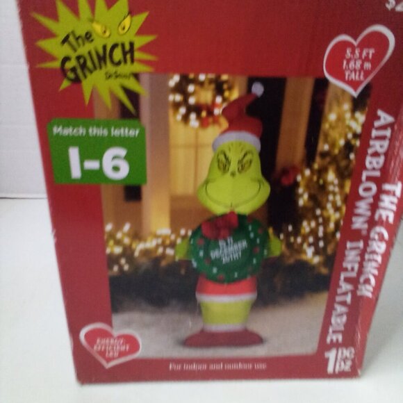Gemmy The Grinch Airblown Inflatable 5.5 Ft Holding Wreath Christmas - Picture 3 of 11